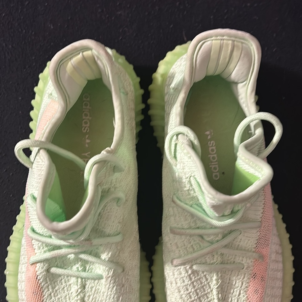 Yeezy 350 v2 “glow” size 7 1/2 - Picture 6 of 6